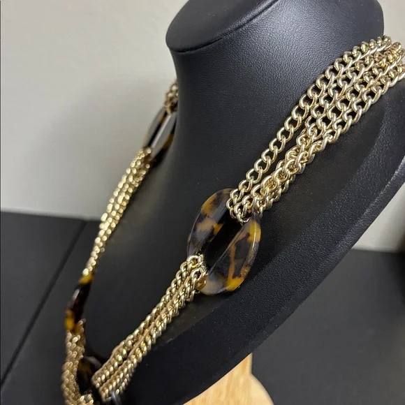 Elegant Gold Tone Statement and Tortoiseshell Necklace - Picture 3 of 8